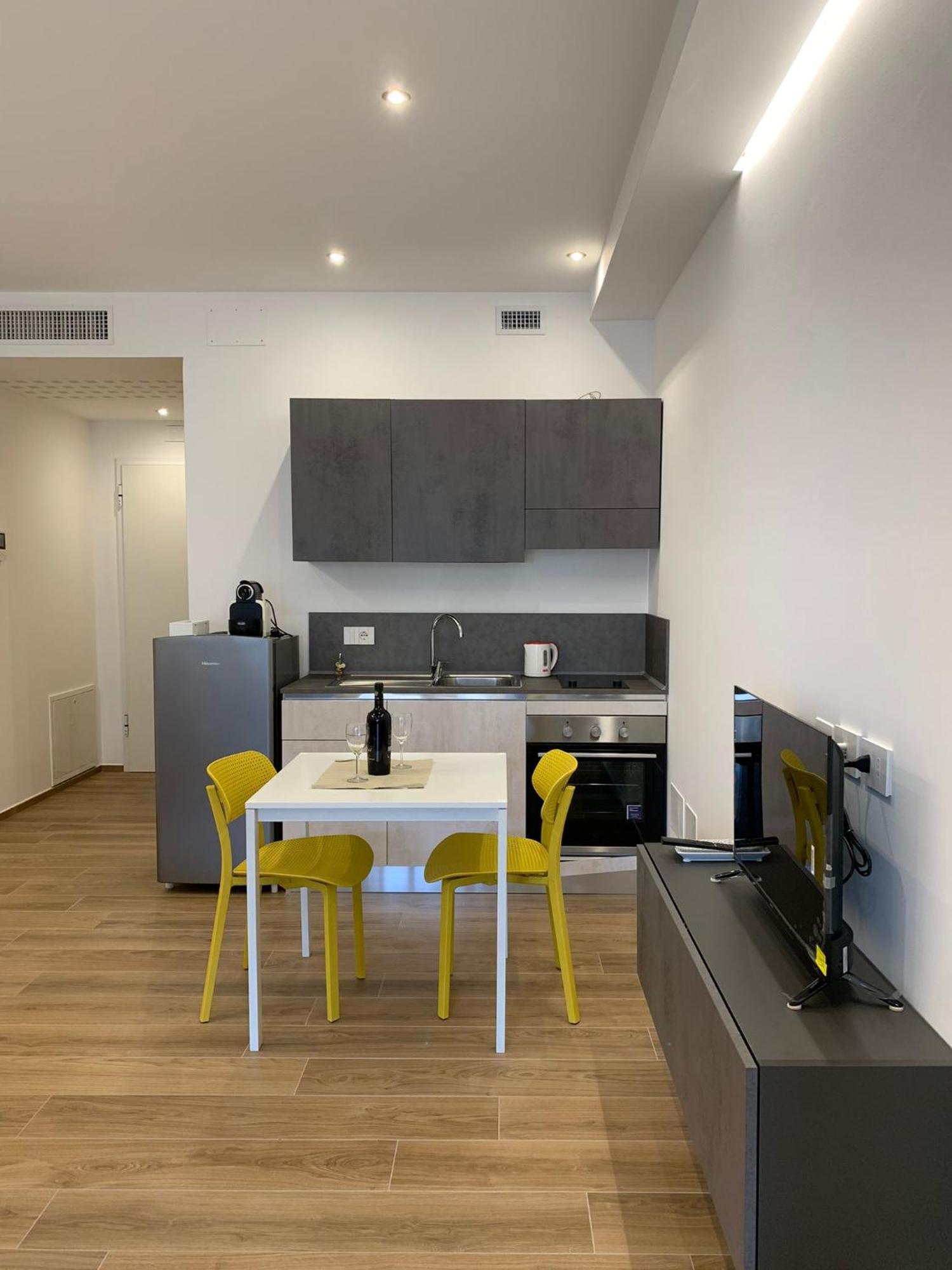 Ferienwohnung Domus13-With Private Parking Bari Exterior foto