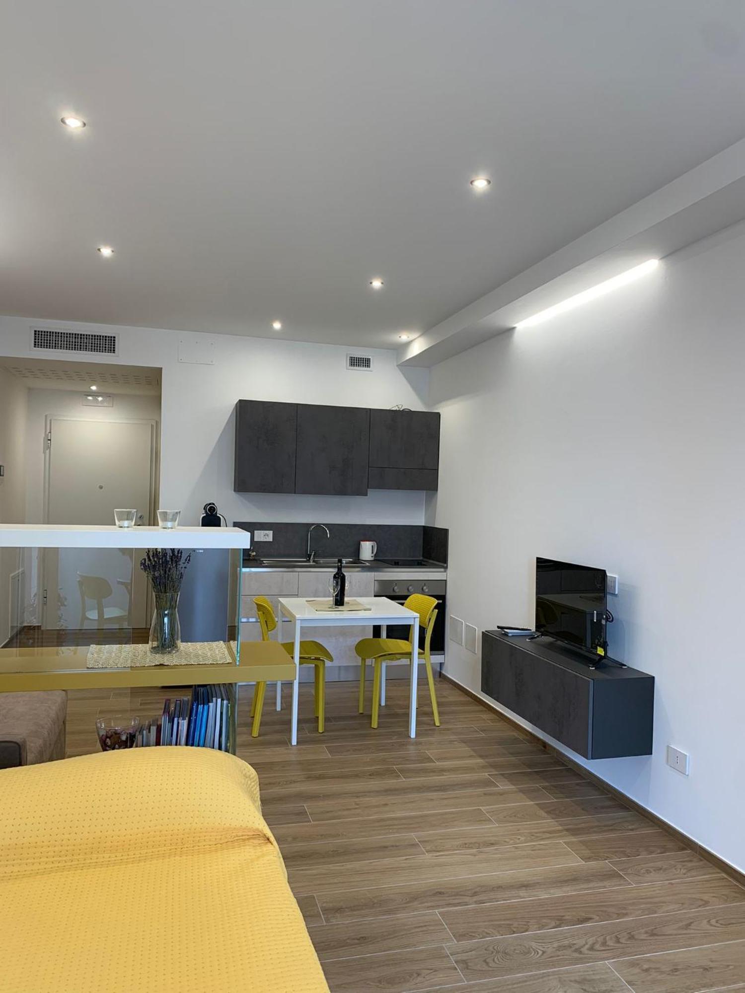 Ferienwohnung Domus13-With Private Parking Bari Exterior foto